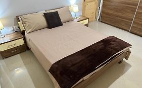 Ewa Apt - 3-Bedrooms Apt Near Sliema - St Julians Seafront